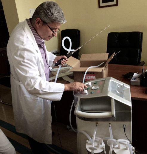 Система ліпосакції Lipo-3 для хірургічного видалення жиру